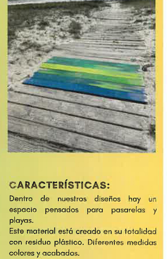 Banco Otaullo arcoiris en paseo marítimo de playa